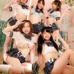 【中出し】 3年4組の文化祭の模擬店は…ゴーゴーバー 私立のお嬢様○校の文化祭。毎年行列のできる大人気の模擬店は『ゴーゴーバー』。机をステージに… 『FANZA』