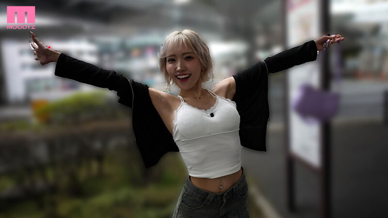 【中出し】 地方出張先で若くて可愛いギャルビッチと相部屋お泊り不倫 バ...