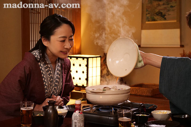 【中出し】 10年間、想いを寄せた母に注ぐ抜かずの追撃中出し16連発相...