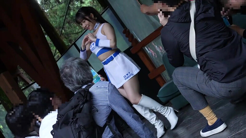 【中出し】 野外撮影会痴●人気コスプレイヤーの弱みに付け込んで セクハ...