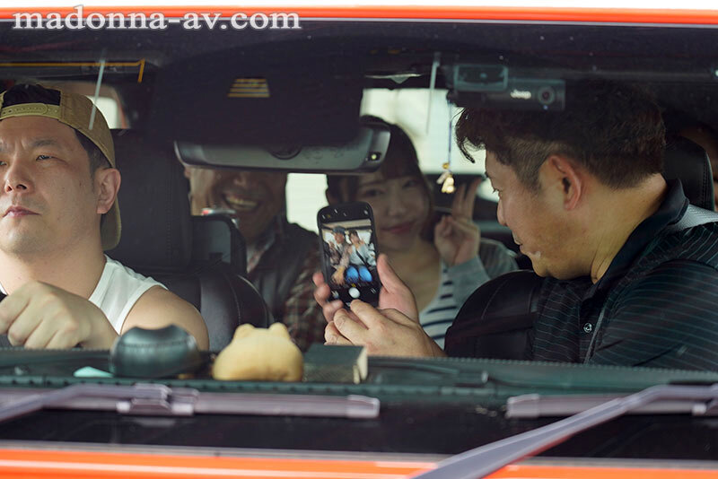 【中出し】 W専属第2弾！！若妻が中年男に溺れる本格NTRー。 町内キ...