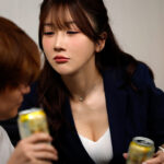 【中出し】 女上司と部下ほろ酔い相部屋飲み会を隠し撮り「私ってそんな魅力ないかな…」愚痴を溢した巨乳女上司は甘え声で誘惑し年下硬チ●ポを何度も求め不倫中出しに狂った 『FANZA』