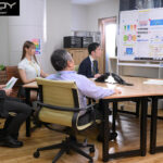 【中出し】 全裸の不同意業務。 絶対命令のセクハラブラック企業で肉感ムチエロ裸体を晒される女子社員 清宮仁愛 『FANZA』