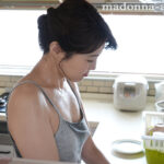 【中出し】 真夏に無防備な姿を晒す義母と、汗だく中出し同居生活―。 松嶋保奈美 『FANZA』