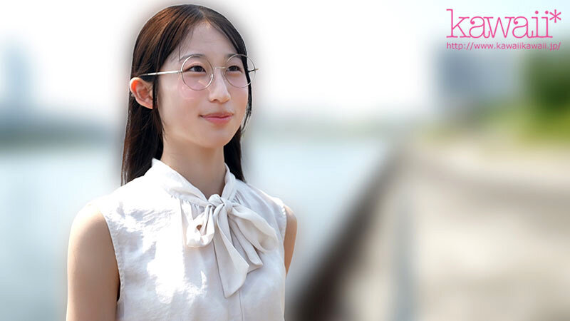 【中出し】 一番有名で賢い大学で最も華奢ドスケベな変態女子大生が、理性...