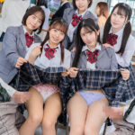 【中出し】 『この中（パンツ）で射精する勇気ある？』『えっ！？ここで？』スリルを求める小悪魔クラスメイト女子の危険な遊び！授業中、休み時間…周囲にバレないようにスカートでチ○ポを隠しながらパンツ内射精要求！『いっぱい精子出して！この中で受け止めてあげる！』 『FANZA』