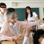 【中出し】 時間停止能力を手に入れたボクはいじめっ子ギャルに立場逆転リベンジ中出ししてヤッた！ 春陽モカ 『FANZA』