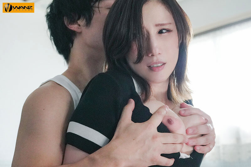 【中出し】 「僕のジュリア様に彼氏が出来たなんて…」隣に住むバツイチお...