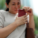 【中出し】 子持ちのおばさんだけどおち〇ぽ欲しいの カエデさん（43歳） 『FANZA』