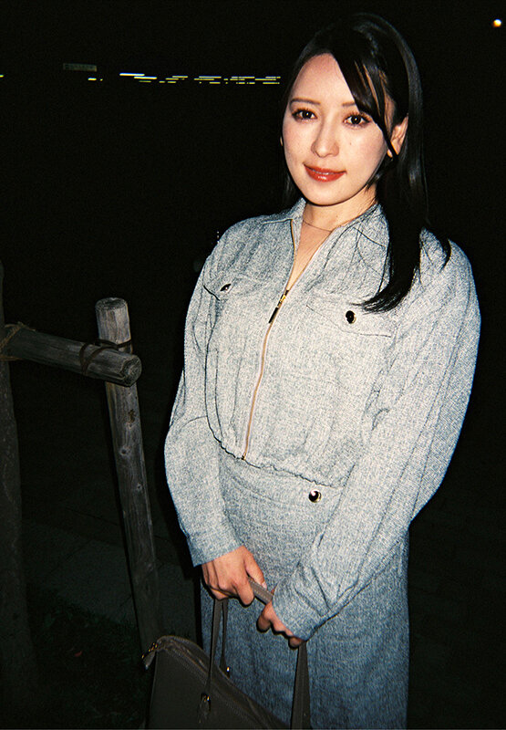 【中出し】 そんなに仲良くない会社の同僚OL紗々原ゆりサンと2次会終わ...