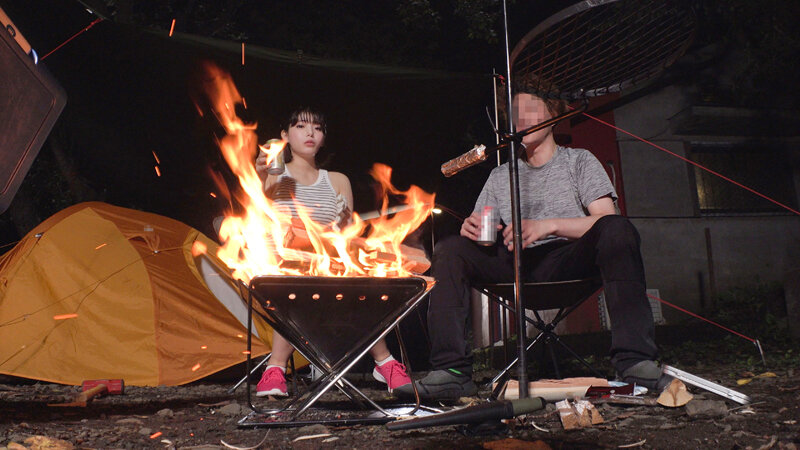 【中出し】 爆乳美人彼女 スナオ 25歳 キャンピングカップルの野外中...