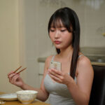 【中出し】 生意気ざかりの反抗期の娘（メスガキ）を巨漢種付けプレスで理解らせる。 鈴の家りん 『FANZA』