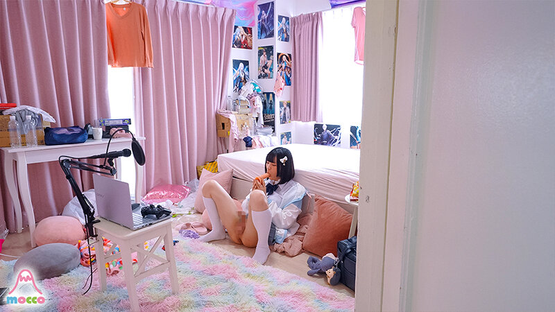 【中出し】 久々に実家に帰ったら男の娘エロ配信者になっていた引きこもり...