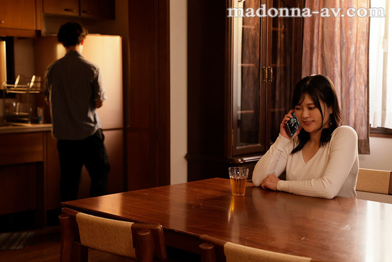 【中出し】 家族皆が巣立った実家で、 母と過ごす近親相姦の日々―。 紗...