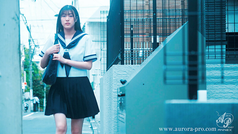 【中出し】 「おじさんに滅茶苦茶にされたい…」中年チ〇ポ偏愛女学生 汗...