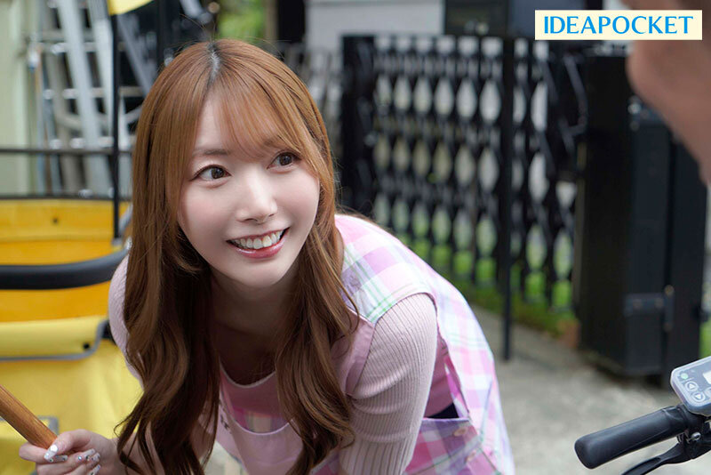 【中出し】 マッチングアプリで会った女性は息子が通う保育園の美人先生…...