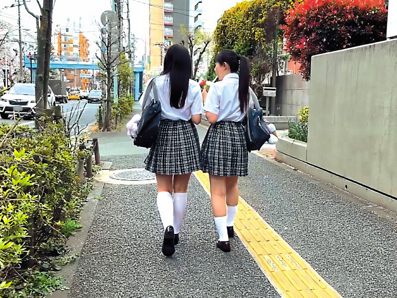 【中出し】 【長期盗撮記録】美少女J系につきまとって撮り貯めた羞恥映像...