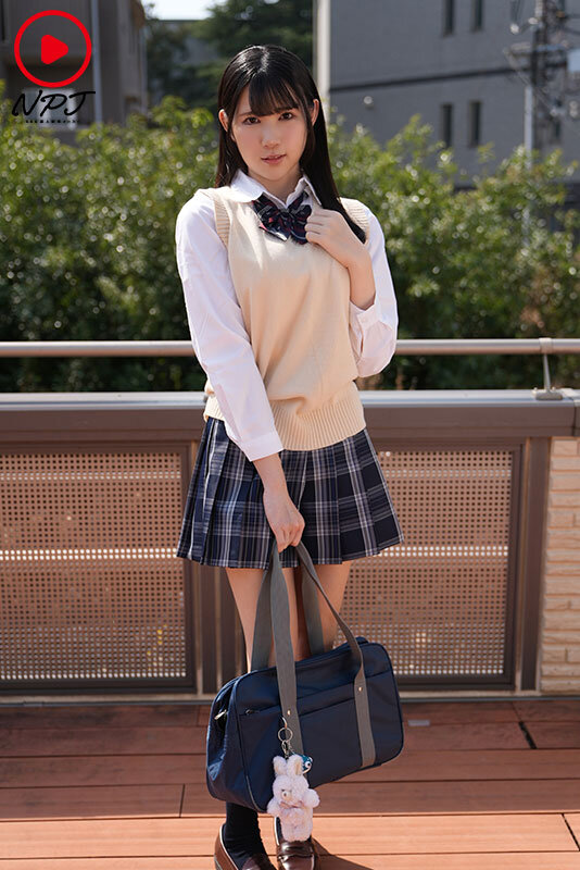 【中出し】 平日の学校帰りに暇そうにしているJ●に声かけ 家に連れて帰...