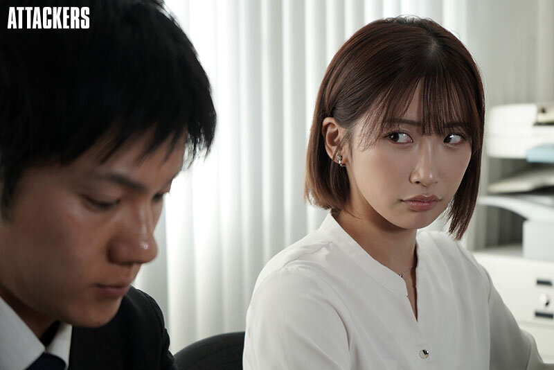 【中出し】 「コンドーム破けてたから責任取ってよ！」酔った勢いで会社の...