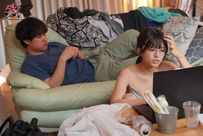 【中出し】 預かった甥っ子の巨根ち●ぽを断れなくて…相性良すぎたポルチ...