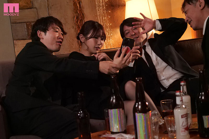 【中出し】 法事同窓会NTR ヤンチャな過去を持つ妻が6年ぶりに仲間の...