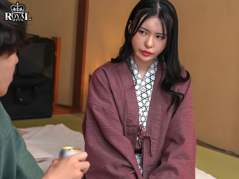 【中出し】 朝起きたら部屋に浴衣がはだけた後輩女子社員！いつも生意気で...