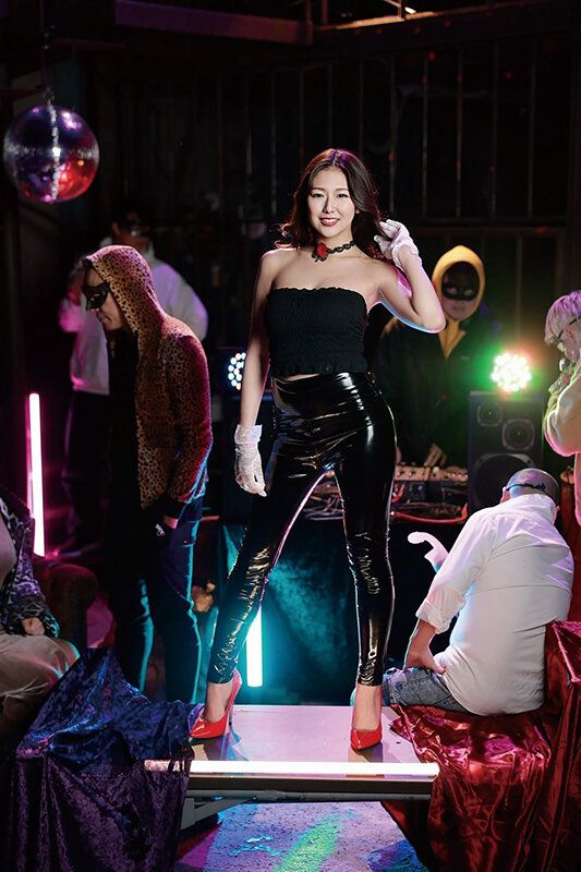 【中出し】 FUCK NIGHT PARTY 廃工場（秘）乱交パーティ...