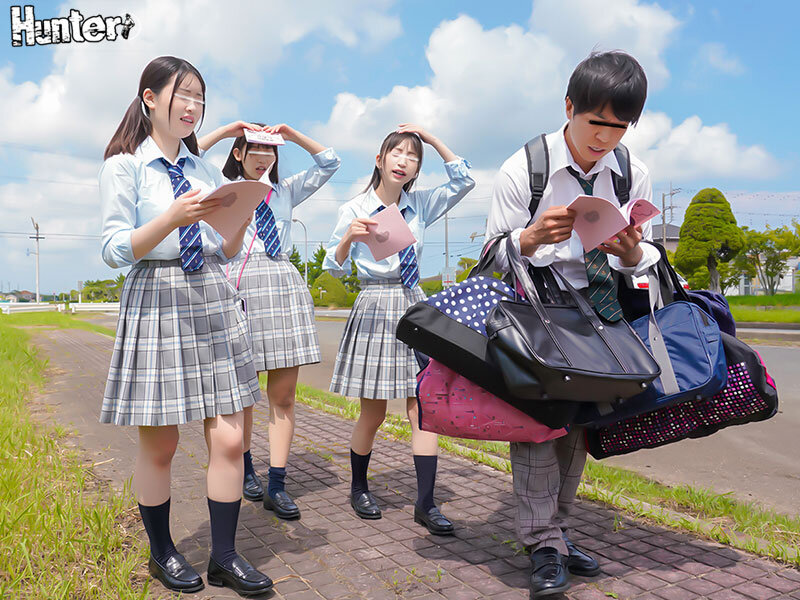 【中出し】 修学旅行で男子はボク1人！？ 女子総勢23名！無防備姿のク...