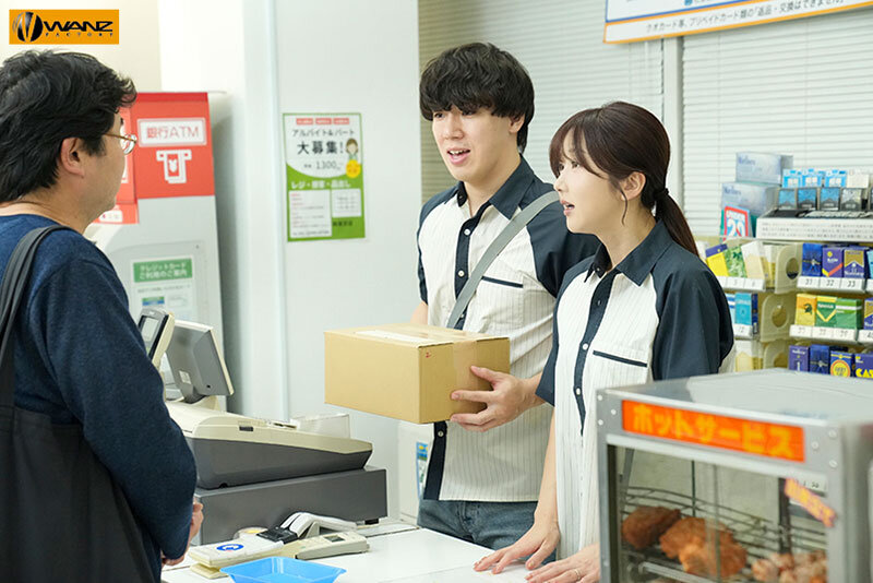 【中出し】 「こんな年上でいいの…？」女としての自信を失っていた美人妻...