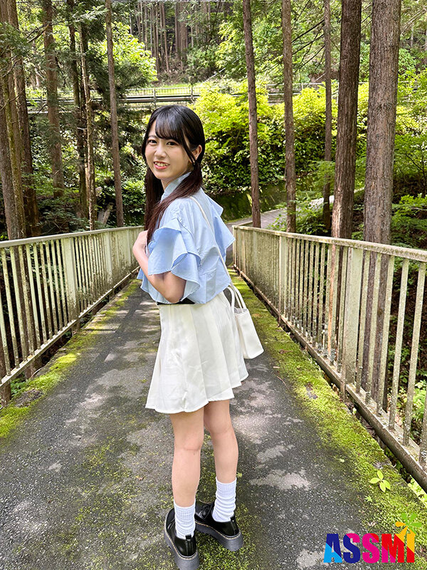 【中出し】 ドキドキ露出！ALLホンモノ精子！温泉旅行で初めての野外真...