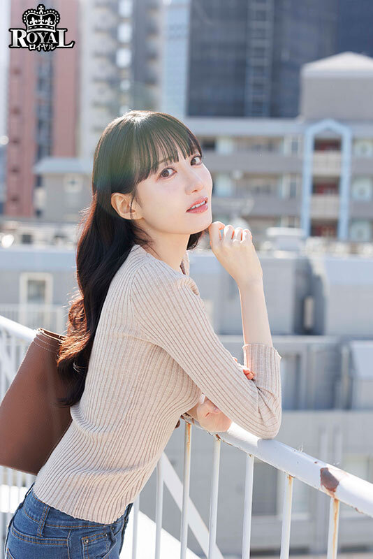 【中出し】 隣に住む美人スレンダーなシングルマザーは、いつも明るく振る...