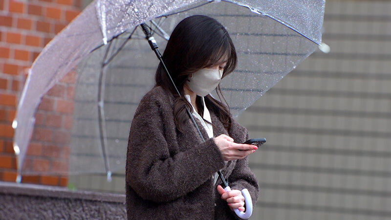 【中出し】 若いチ○ポが大好きな、隠れ巨乳のシンママ。家族と寝ているベ...