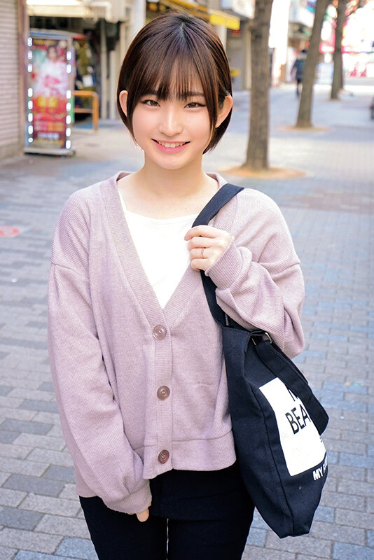 【中出し】 優しくて綺麗な育児中のママさん！「早漏に悩む童貞君の暴発改...