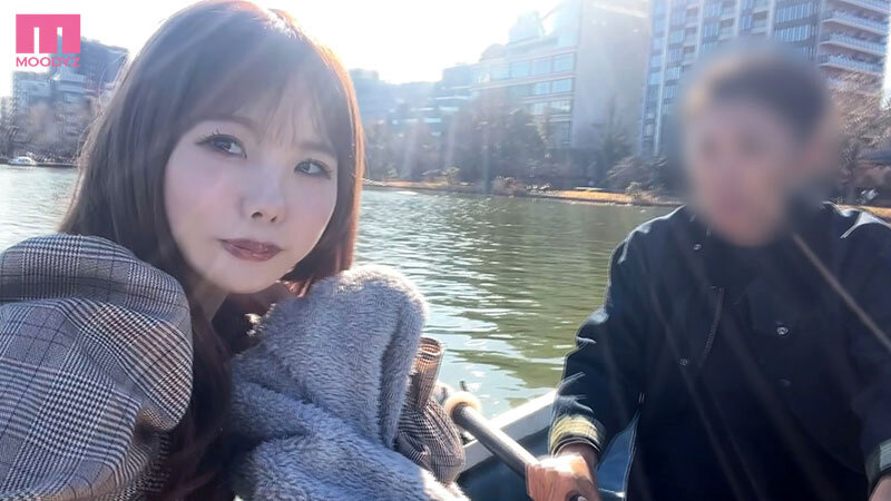 【中出し】 ずっと仲良しな幼馴染が彼氏に浮気されたタイミングで野外デー...