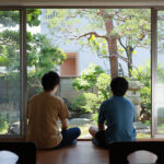 【中出し】 男友達みたいな距離感だった幼馴染と10年ぶりに再会したら… 急成長した巨乳ビッチギャルに筆おろし中出しで15発搾られた僕たち… 春陽モカ 『FANZA』