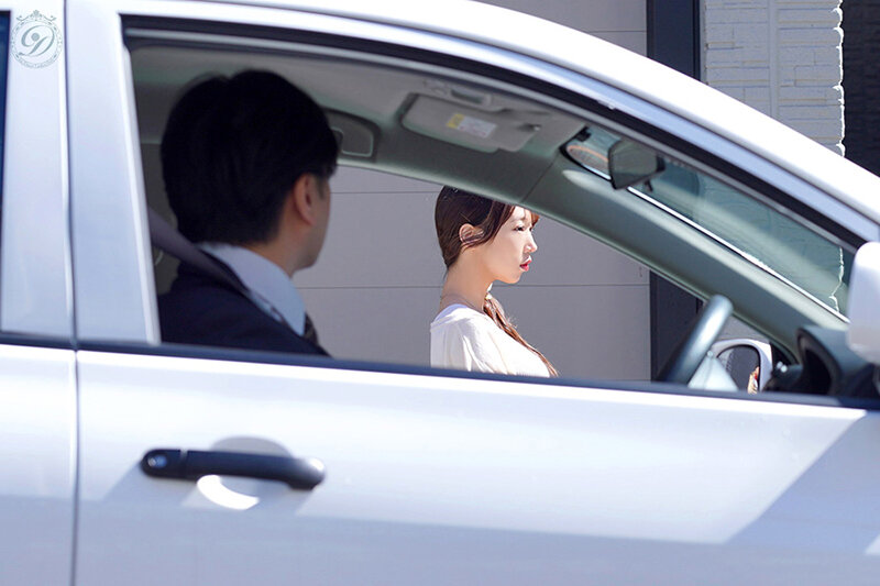 【中出し】 営業ルートでいつも見かける人妻と勤務時間内不倫に至るまで。...